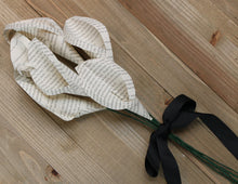 Load image into Gallery viewer, Book Page Paper Calla Lilies